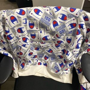 Another Champion Sweater that doesn’t fit me anymore sadly. I have no use for it